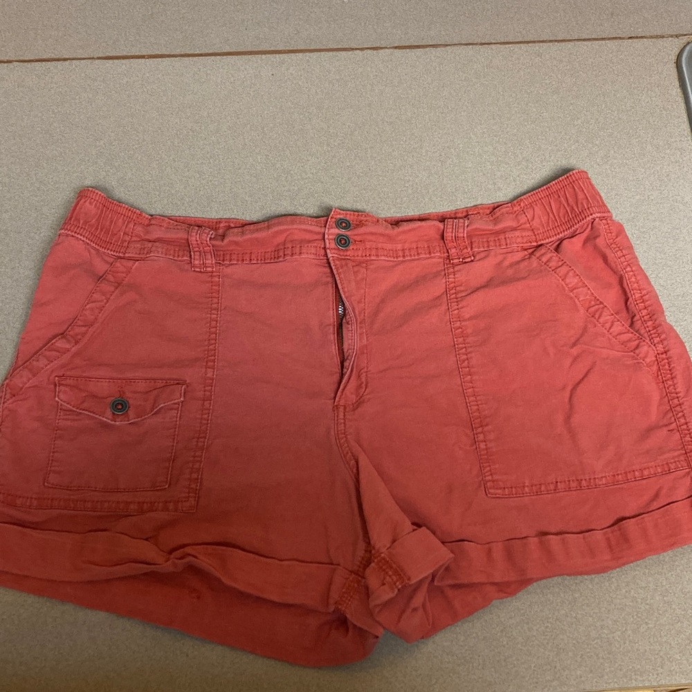 Time and Tru Women's Salmon Cargo Shorts
